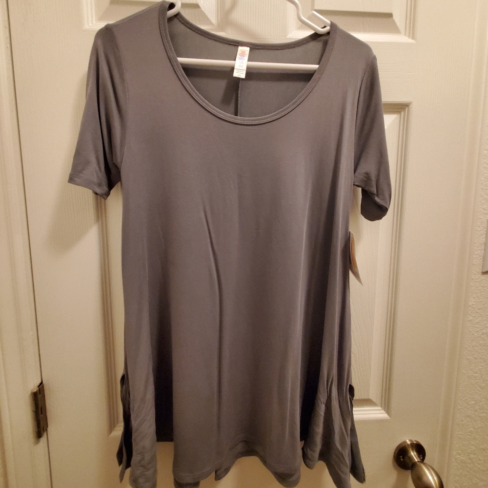 *NWT Lularoe Perfect-T*